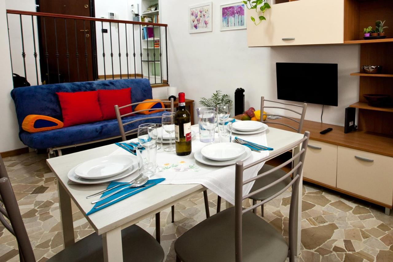 Bilocale A 400m Dalla Stazione Di Lambrate - Casa Abano Apartment *